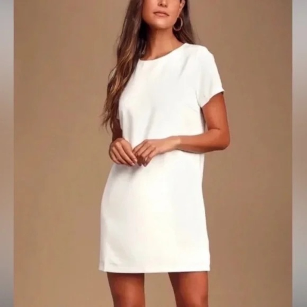 Lulu’s Shift Dress in White, Short Sleeve, Mini Exposed Gold Zipper, Size Small